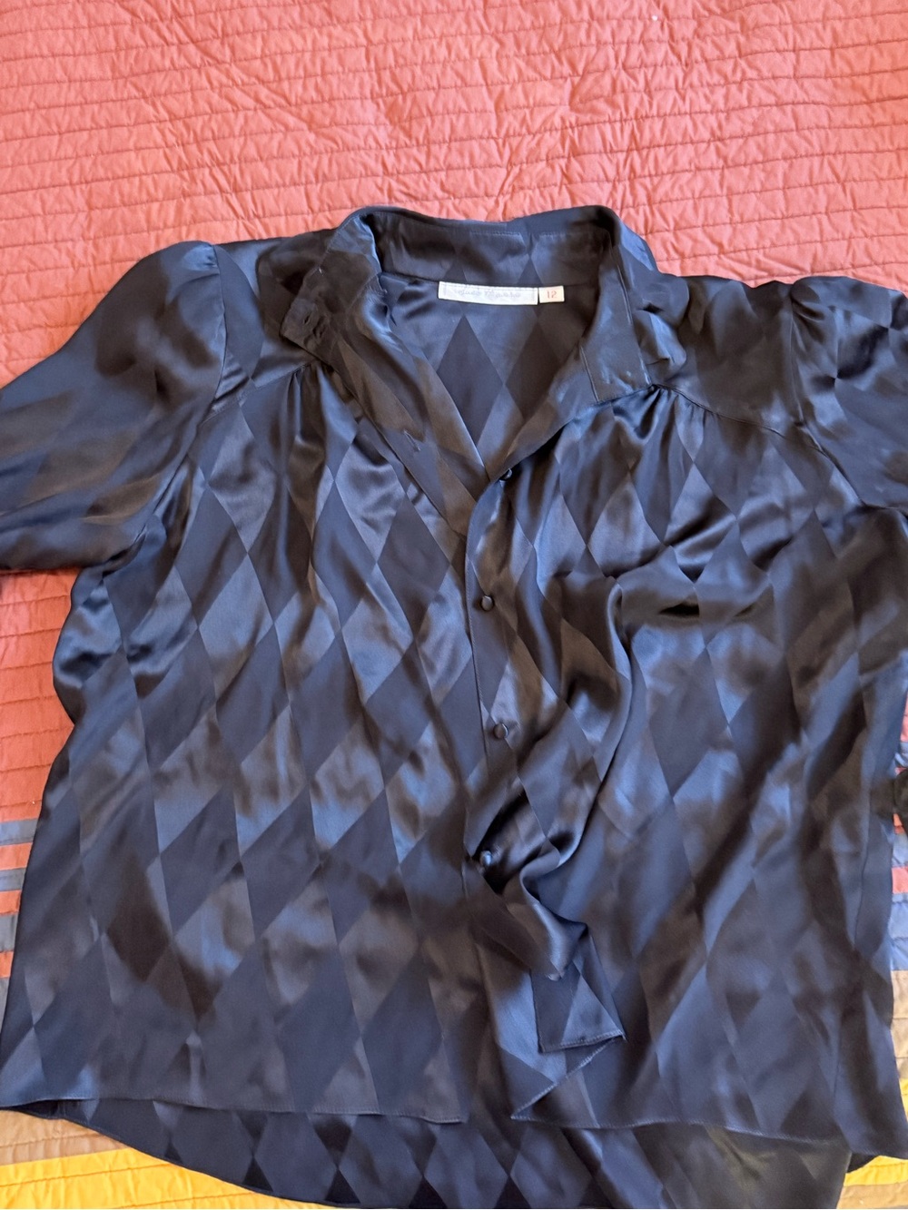 Silky Suzie Hayward Vintage Black Geometric-Pattern Women’s Blouse